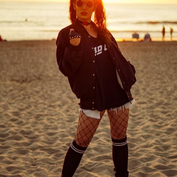 Meet your Posher, Mary - Picture 4 of 5